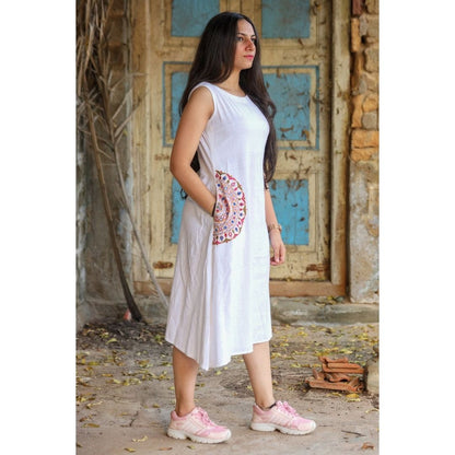 Tara Khadi White Kurti with Heer Bharat