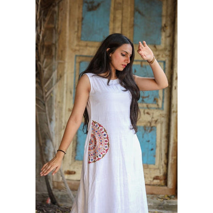 Tara Khadi White Kurti with Heer Bharat