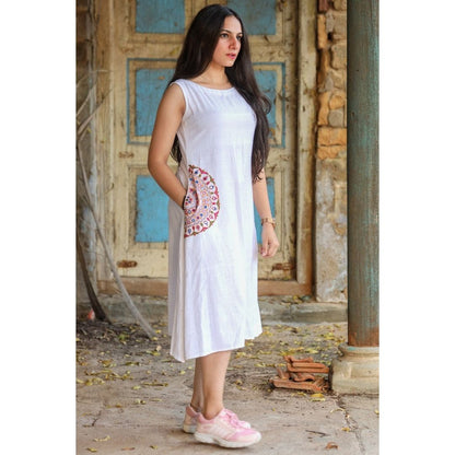 Tara Khadi White Kurti with Heer Bharat